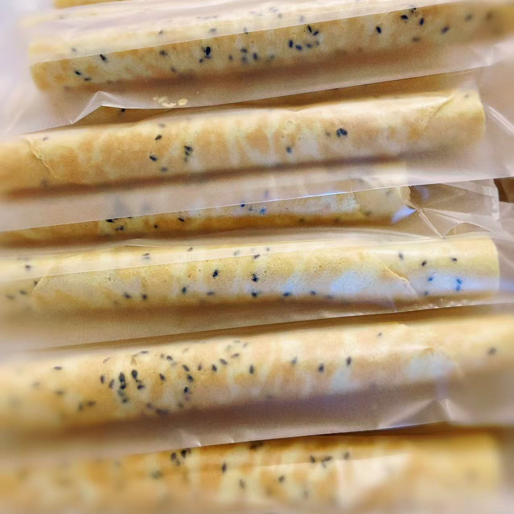 Lyu-Taiwanese-Handmade-Egg-Rolls-–-Black-Sesame-280g-1