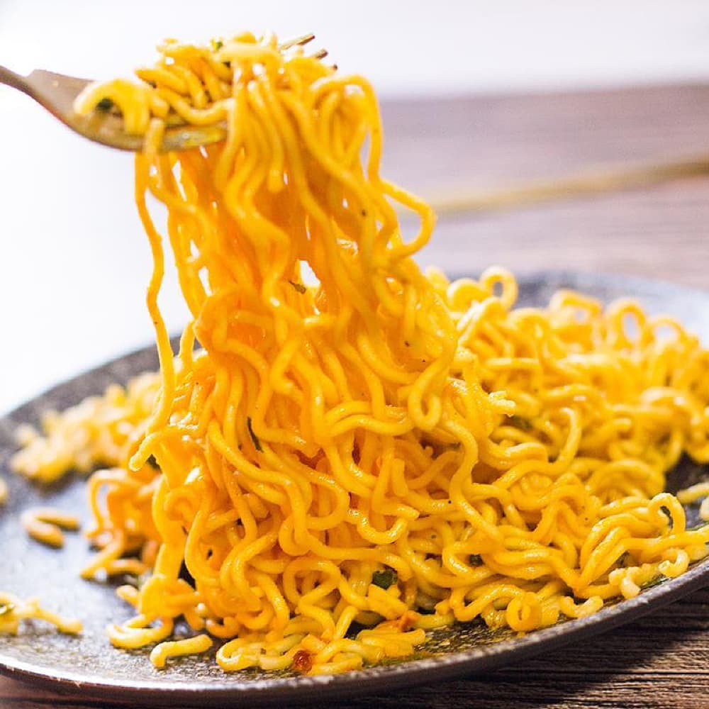 Running-Egg-Dry-Noodles---Salted-Egg-Yolk-Crab-Flavor,-92g-x-4-Bags-1