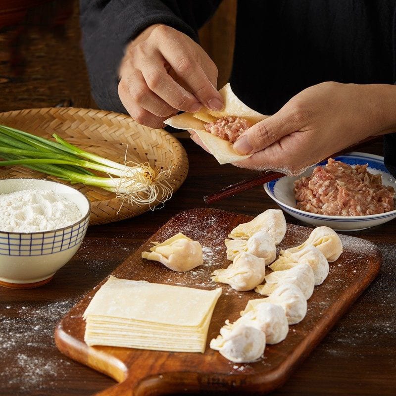 Yi-Xun-Yi-Wei-Spicy-Wontons---12-Pieces,-217g-1