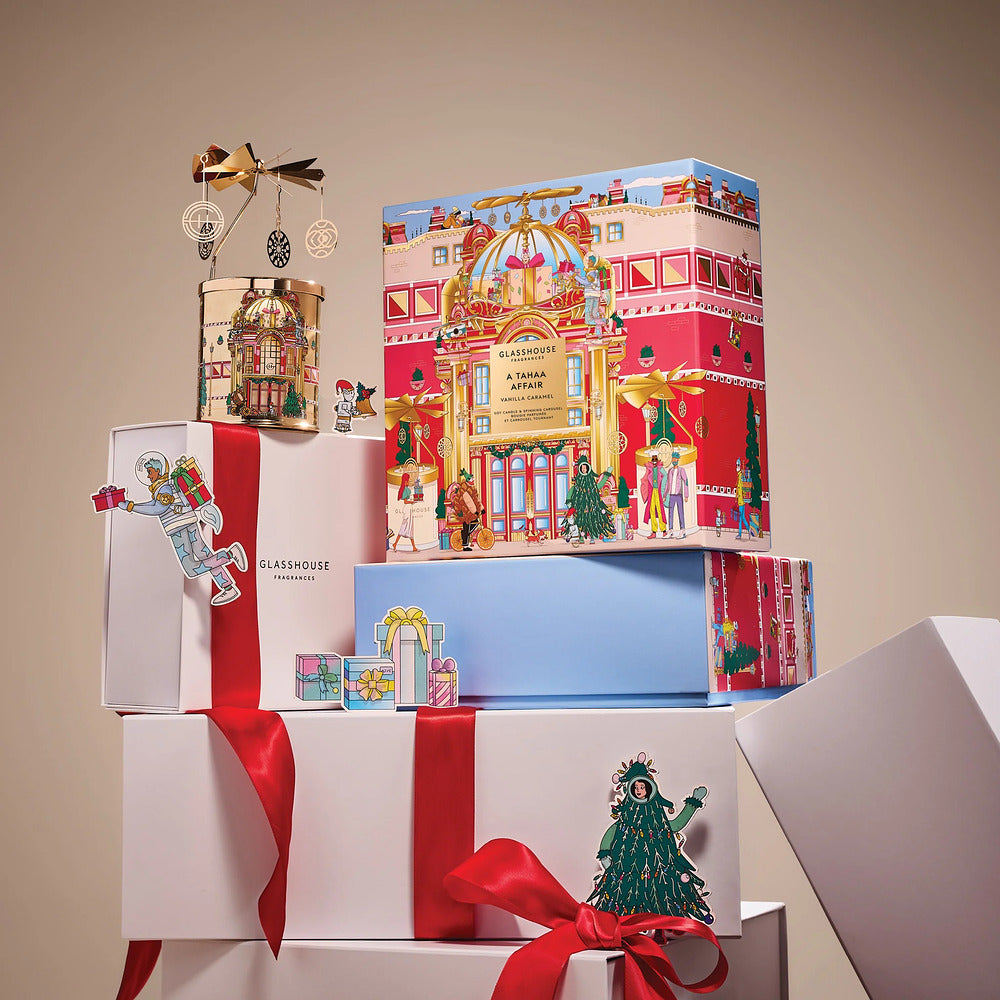 Glasshouse-Fragrances-A-Tahaa-Affair-Vanilla-Caramel-Candle-Gift-Set-with-Spinning-Carousel-–-380g-(2025-Christmas)-2