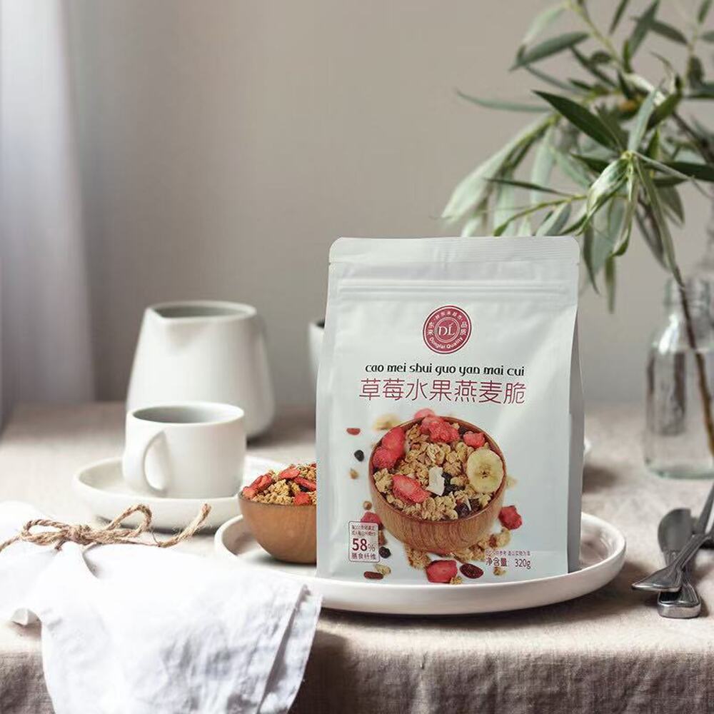 DL-Strawberry-Fruit-Granola-320-g---Crunchy-Oat-Cereal-with-Mixed-Fruits---Limited-Import-2