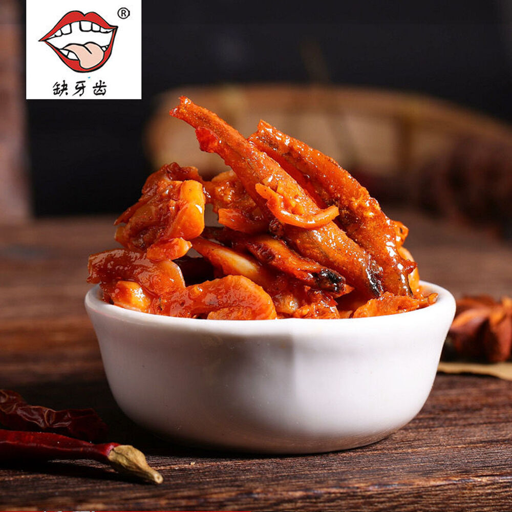 QueYaChi-Spicy-Crispy-Fish-Bones-Snack---20-x-15g-Packs-2