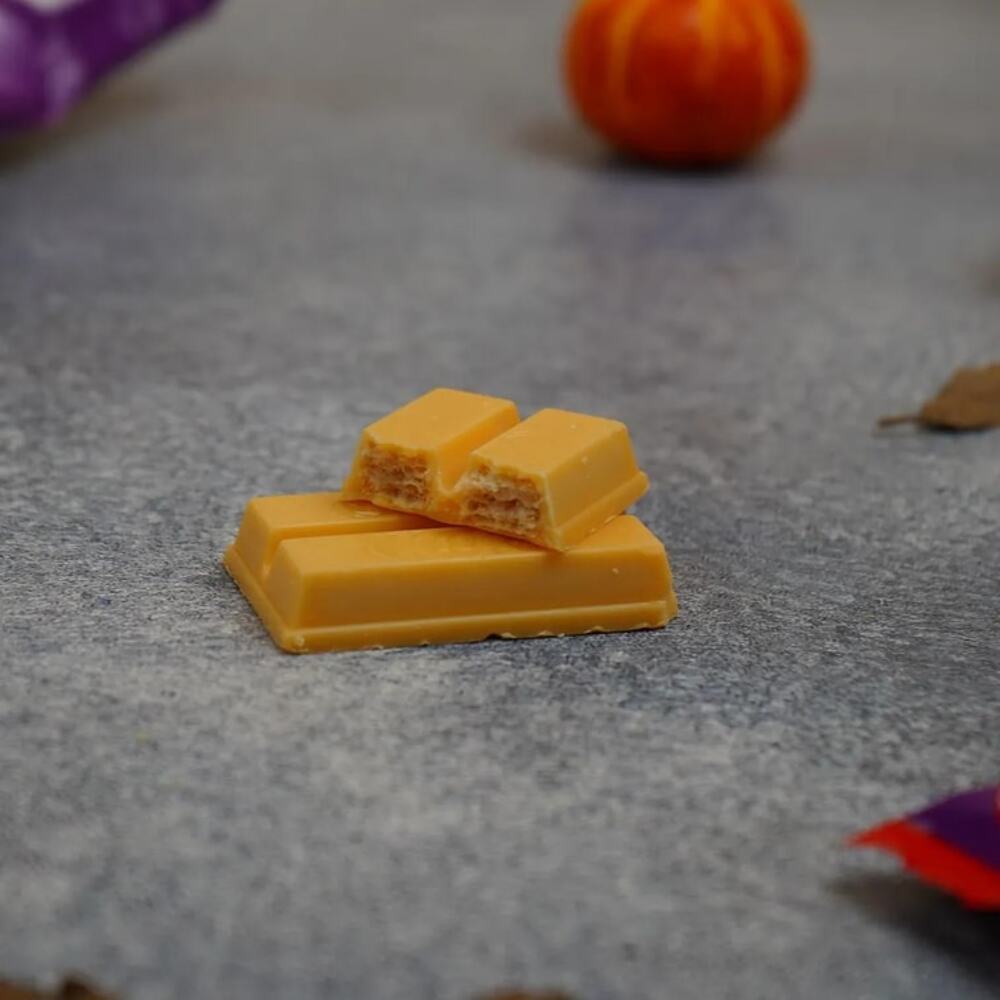 nestl-kitkat-halloween-mini-apple-pie-chocolate-wafers-9-pieces-101g-3