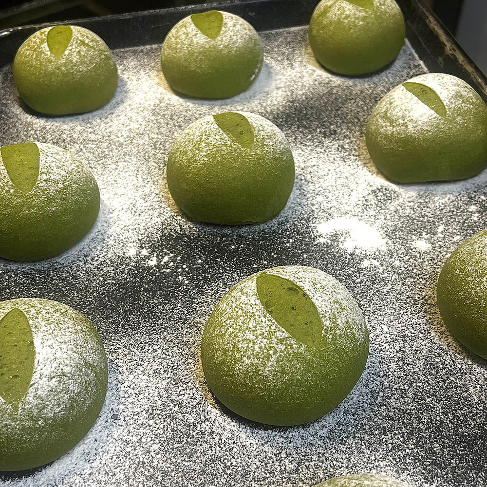 g-lab-matcha-jasmine-double-rice-bread-150g-soft-filled-matcha-bun-with-jasmine-cream-2