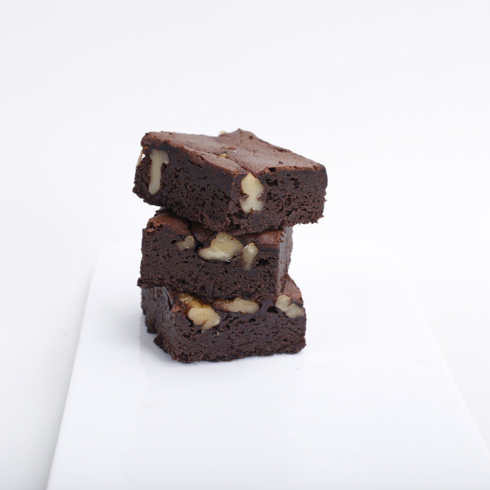 Frozen-Walnut-Chocolate-Brownies-–-4-Pieces,-135g---Fudgy-Dessert-Squares-Ready-to-Heat-&-Serve-4