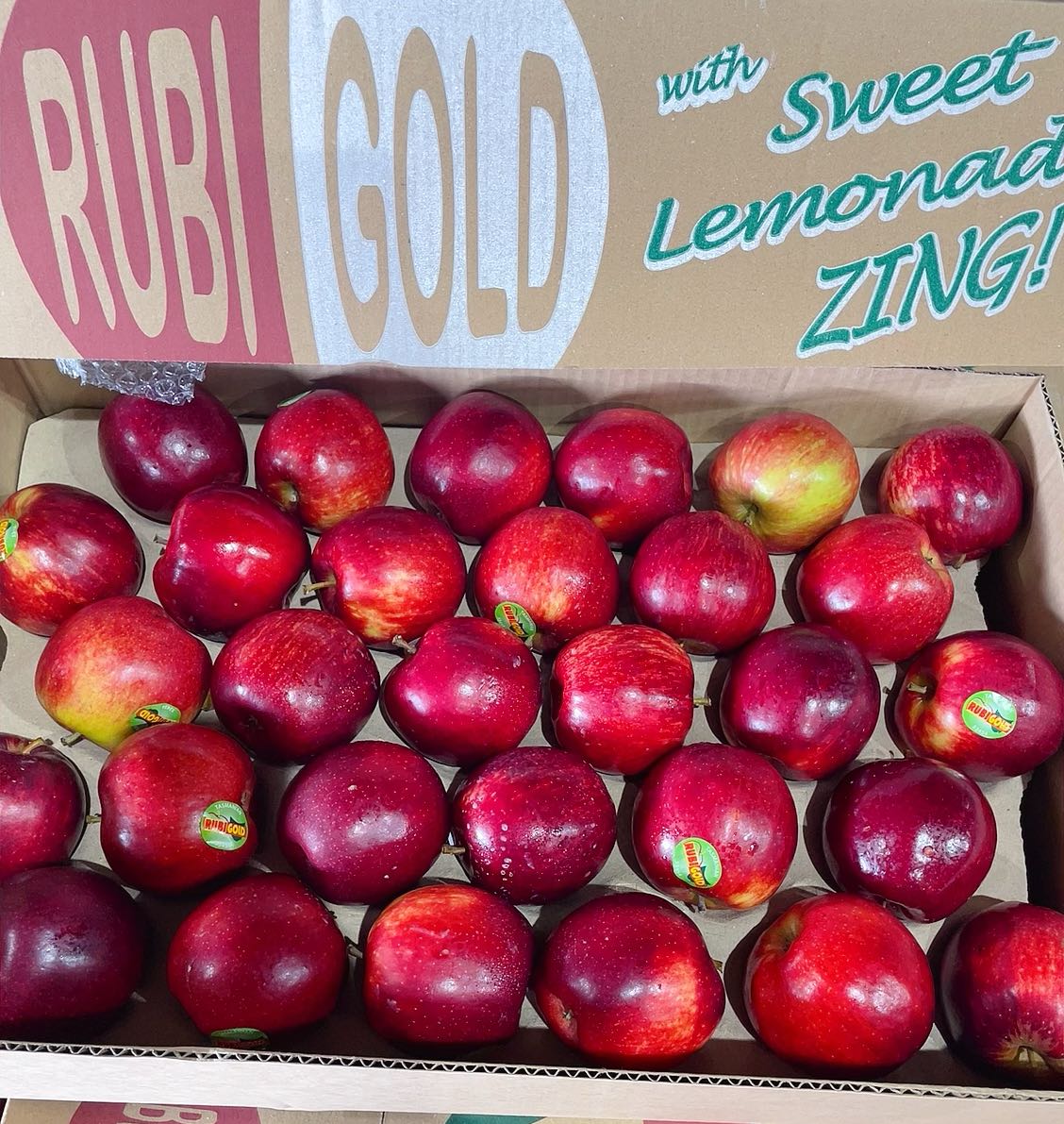 Ruby Gold Sweet Crisp Apples - 1kg | Umall - Sydney's Largest Online ...