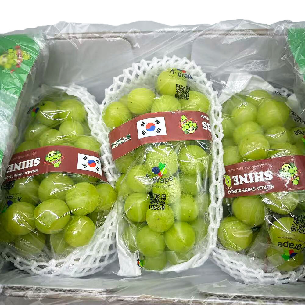 korean-premium-shine-muscat-grapes-gift-box-approx-2kg-seedless-green-grapes-2