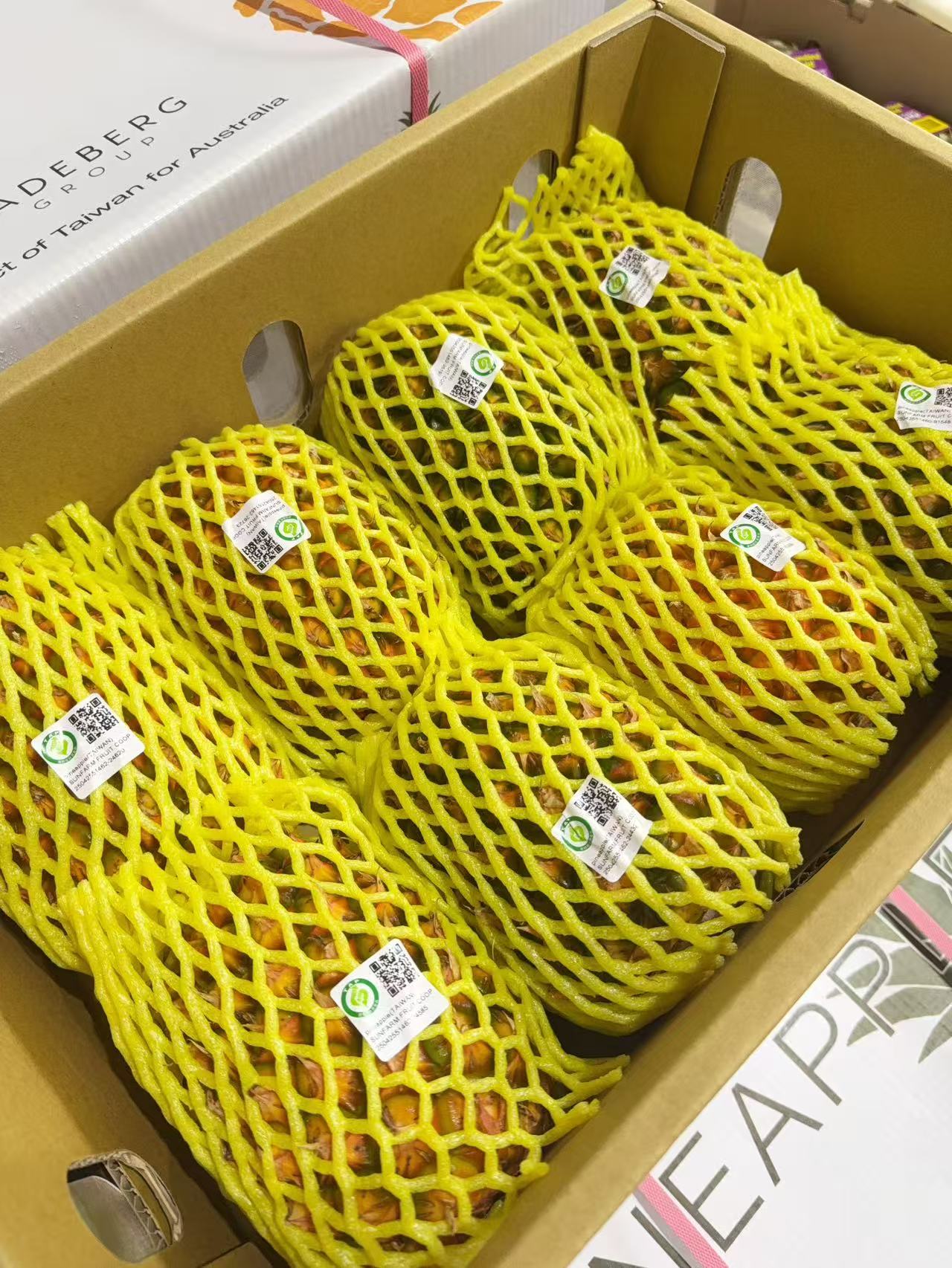 Seasonal-Limited-Taiwan-Golden-Diamond-Pineapple---Size-8,-1-Piece-4